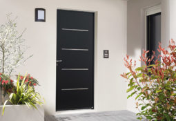 Porte d'entrée noir en acier