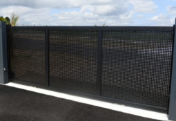 Portail coulissant noir