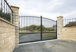 Portail coulissant noir