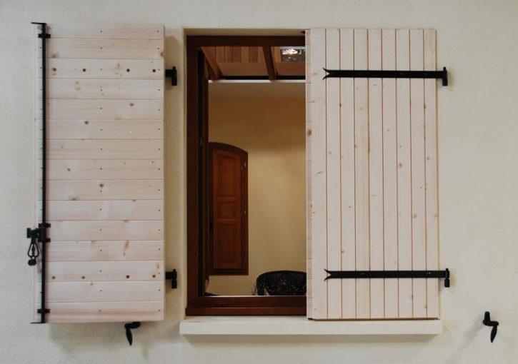 Volet battant bois classique