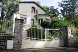 Portail battant blanc