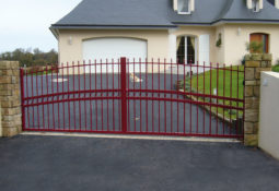 portail en alu rouge